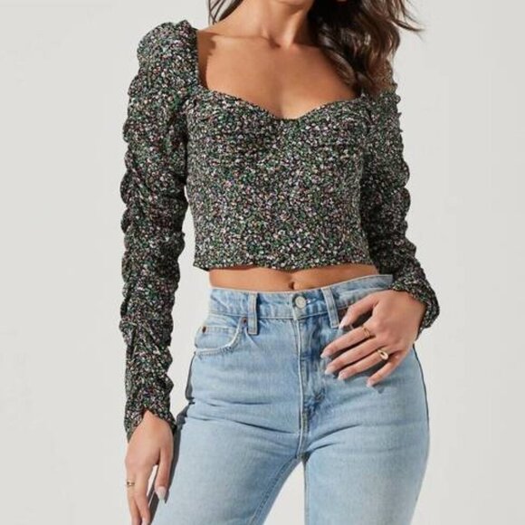 Astr Tops - ASTR the Label Long Ruched Sleeve Livie Top in black green Ditsy Size Large NEW